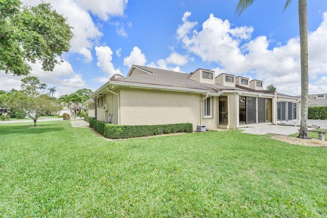 6845 Fountains Circle, Lake Worth, FL 33467