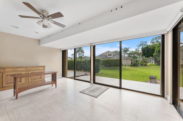 6845 Fountains Circle, Lake Worth, FL 33467