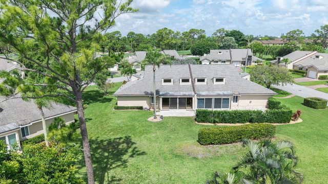 6845 Fountains Circle, Lake Worth, FL 33467