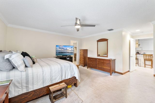 6845 Fountains Circle, Lake Worth, FL 33467