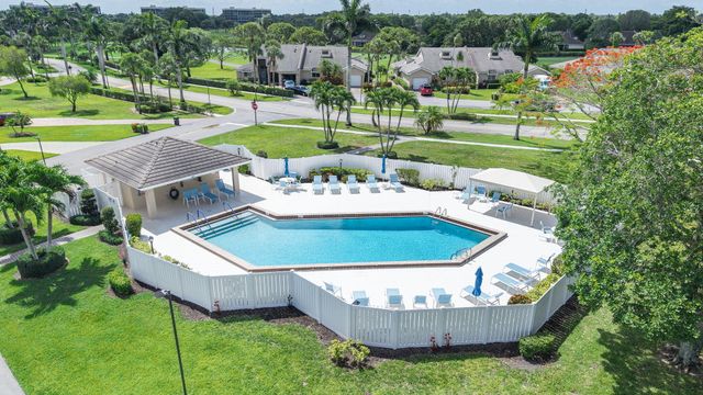 6845 Fountains Circle, Lake Worth, FL 33467
