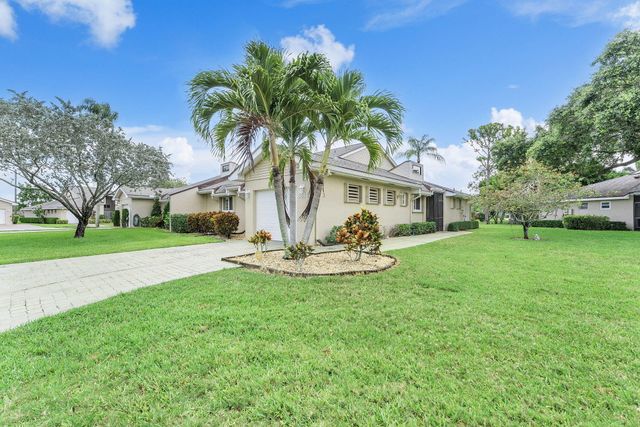 6845 Fountains Circle, Lake Worth, FL 33467