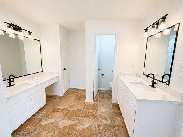 13538 Shadow Falls Court, Houston, TX 77059