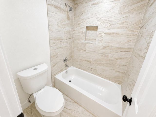 13538 Shadow Falls Court, Houston, TX 77059
