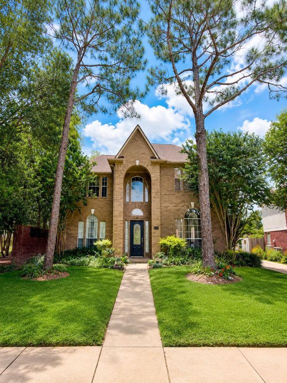 13538 Shadow Falls Court, Houston, TX 77059
