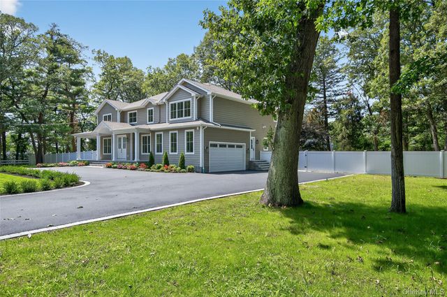 654 Caledonia Road, Dix Hills, NY 11746