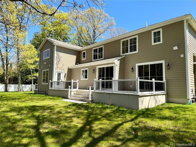 654 Caledonia Road, Dix Hills, NY 11746