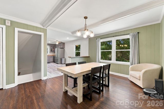 912 Tally Ho Court, Charlotte, NC 28212