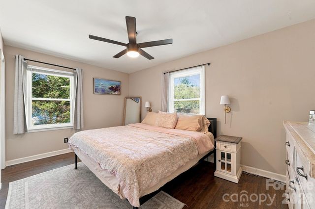 912 Tally Ho Court, Charlotte, NC 28212