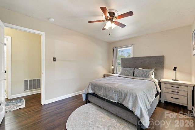 912 Tally Ho Court, Charlotte, NC 28212