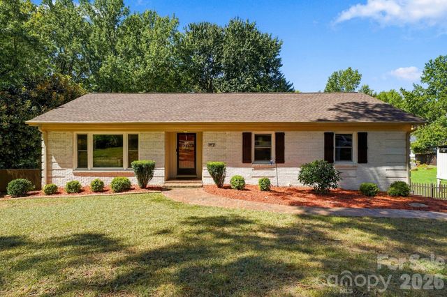 912 Tally Ho Court, Charlotte, NC 28212