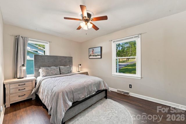 912 Tally Ho Court, Charlotte, NC 28212