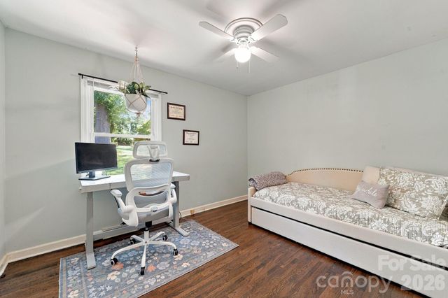 912 Tally Ho Court, Charlotte, NC 28212