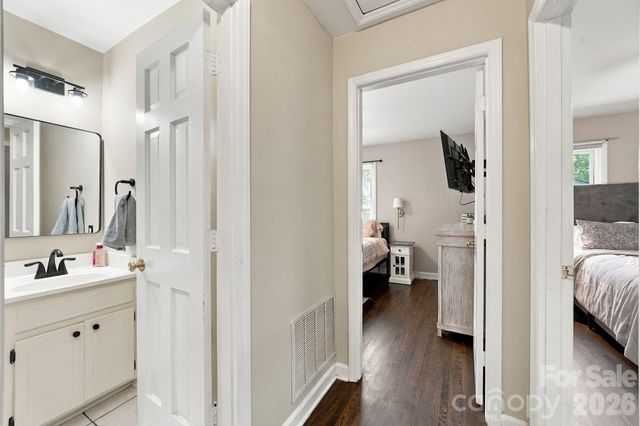 912 Tally Ho Court, Charlotte, NC 28212