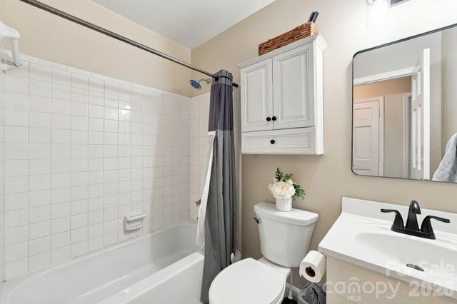 912 Tally Ho Court, Charlotte, NC 28212
