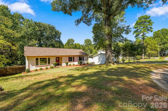 912 Tally Ho Court, Charlotte, NC 28212