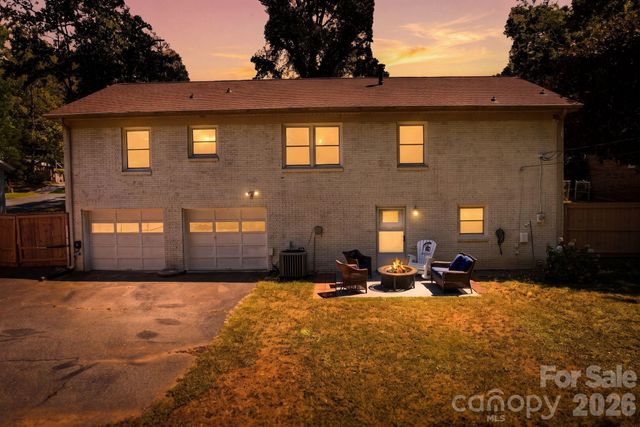 912 Tally Ho Court, Charlotte, NC 28212
