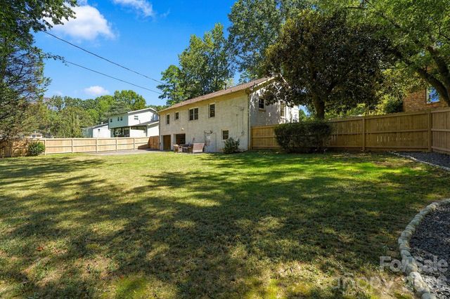 912 Tally Ho Court, Charlotte, NC 28212