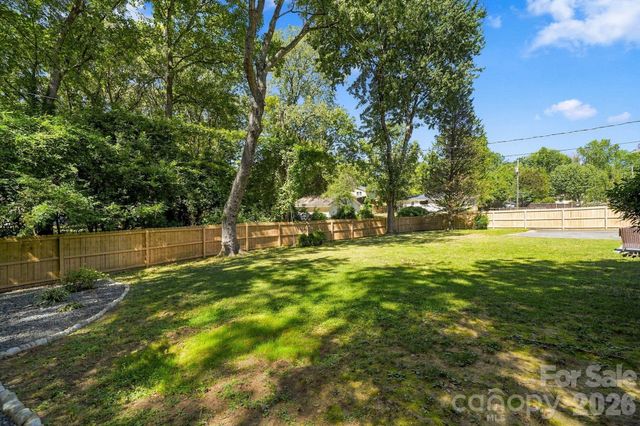 912 Tally Ho Court, Charlotte, NC 28212