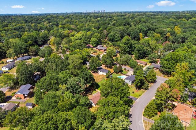 912 Tally Ho Court, Charlotte, NC 28212