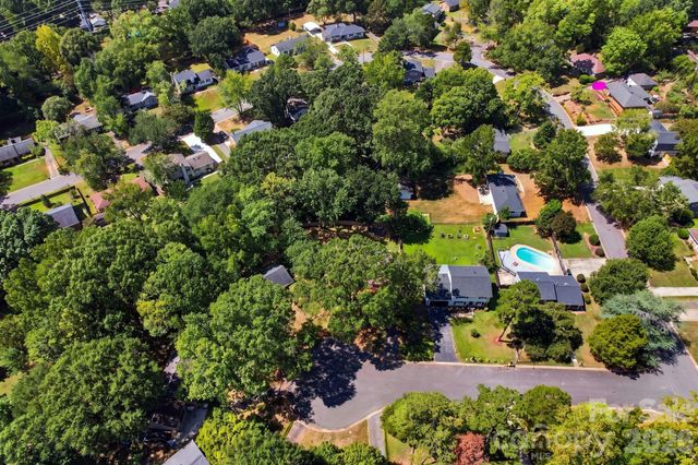 912 Tally Ho Court, Charlotte, NC 28212