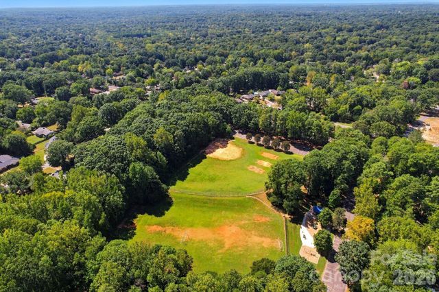 912 Tally Ho Court, Charlotte, NC 28212