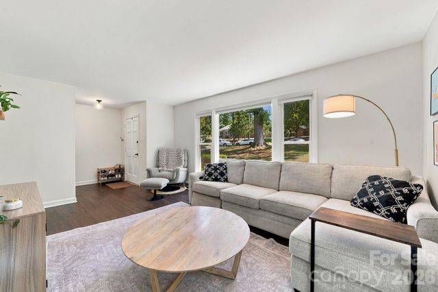 912 Tally Ho Court, Charlotte, NC 28212