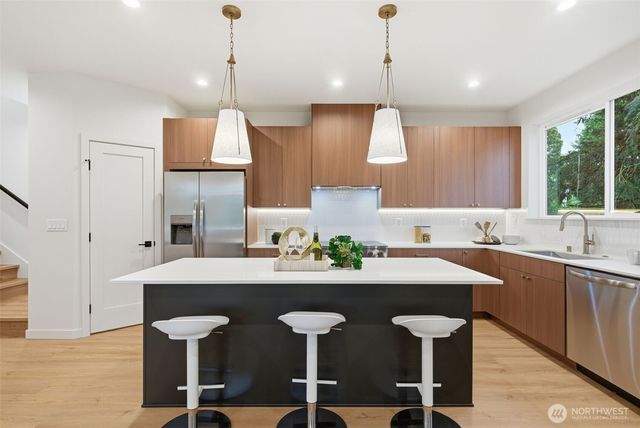 9725 Evanston Avenue N, Seattle, WA 98103