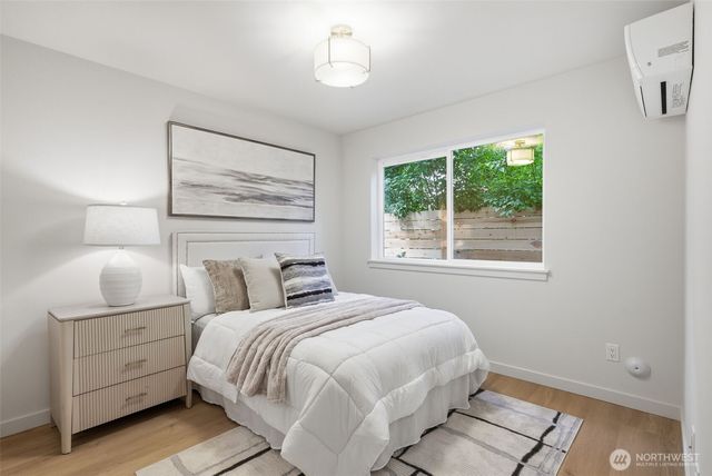 9725 Evanston Avenue N, Seattle, WA 98103