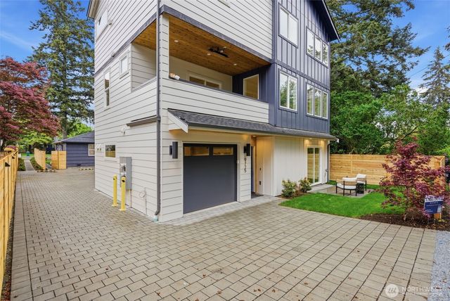 9725 Evanston Avenue N, Seattle, WA 98103