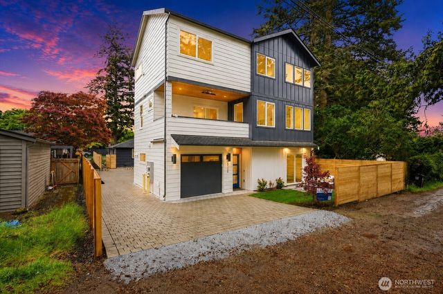 9725 Evanston Avenue N, Seattle, WA 98103