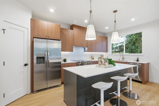 9725 Evanston Avenue N, Seattle, WA 98103