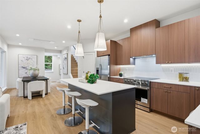 9725 Evanston Avenue N, Seattle, WA 98103