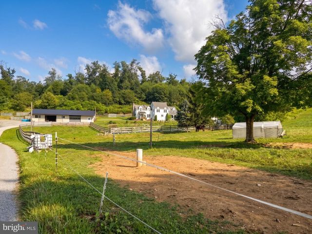 12558 WAUGHTEL, Felton, PA 17322