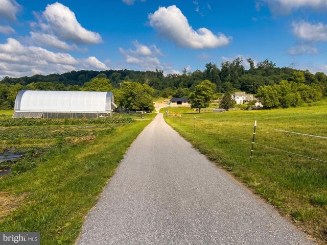 12558 WAUGHTEL, Felton, PA 17322