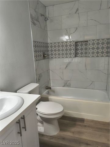 6737 Charleston Boulevard 3, Las Vegas, NV 89146