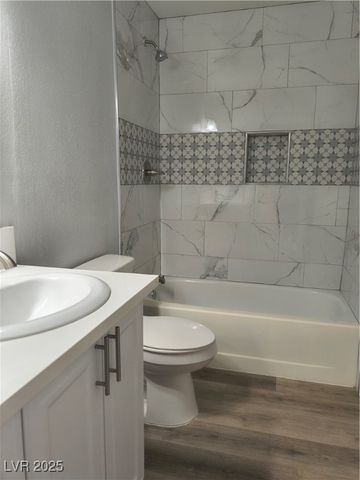 6737 Charleston Boulevard 3, Las Vegas, NV 89146