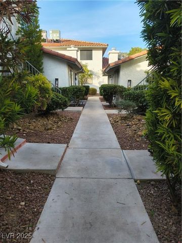 6737 Charleston Boulevard 3, Las Vegas, NV 89146