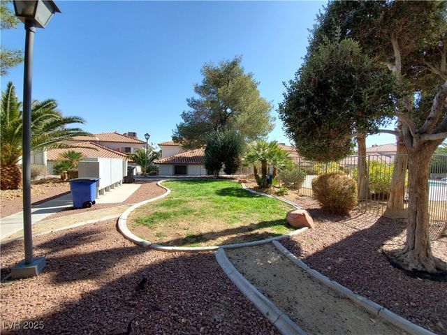 6737 Charleston Boulevard 3, Las Vegas, NV 89146