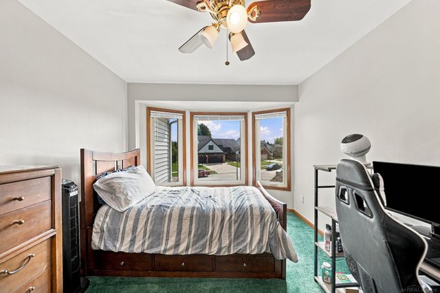 15791 Retreat Drive, Macomb, MI 48042