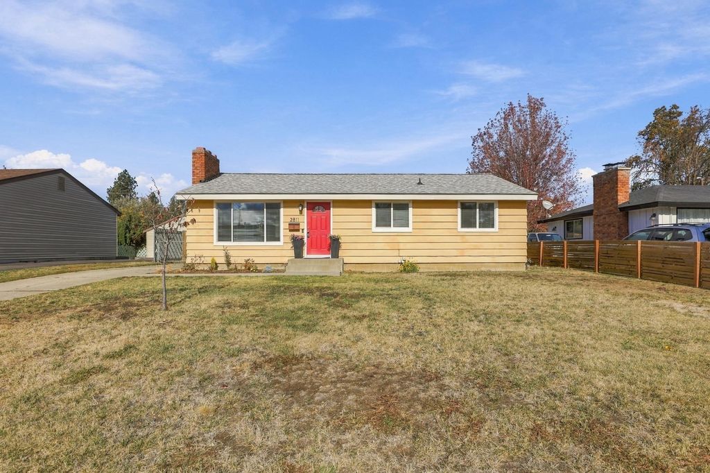 2811 E 39th Ave, Spokane, WA 99223 photo 2