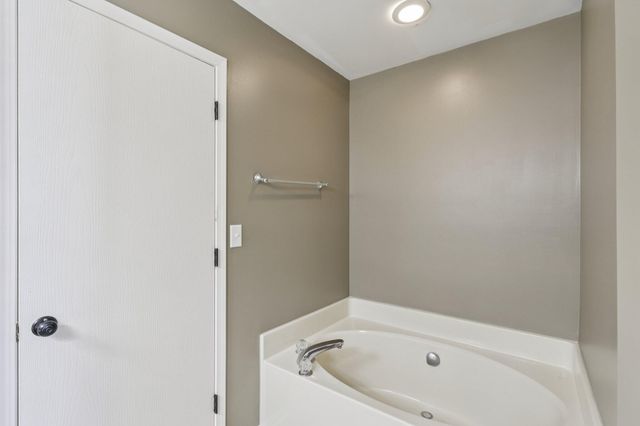 659 Forest Glen Drive, Valparaiso, IN 46385