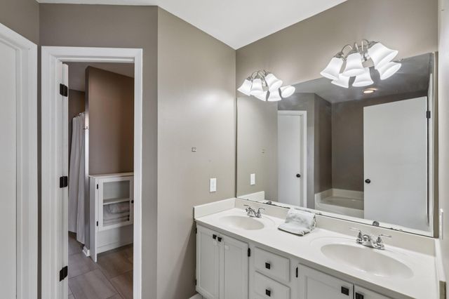 659 Forest Glen Drive, Valparaiso, IN 46385