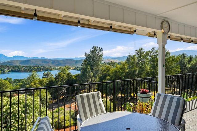 17432 Greenridge Rd, Hidden Valley Lake, CA 95467