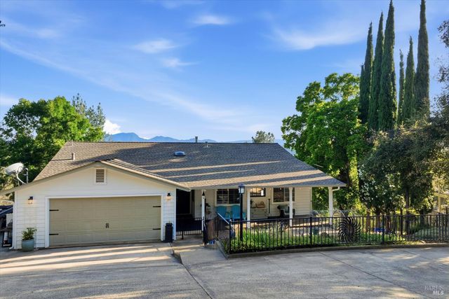 17432 Greenridge Rd, Hidden Valley Lake, CA 95467