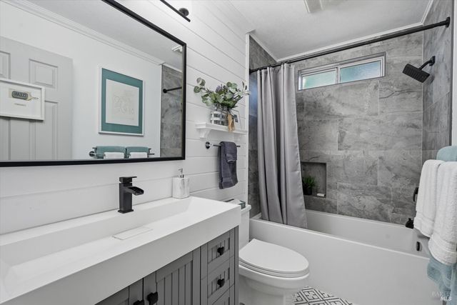17432 Greenridge Rd, Hidden Valley Lake, CA 95467