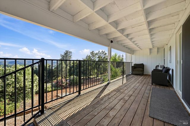 17432 Greenridge Rd, Hidden Valley Lake, CA 95467