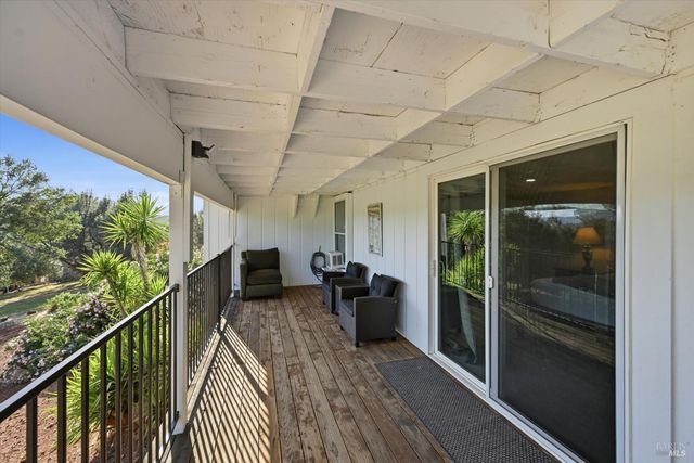 17432 Greenridge Rd, Hidden Valley Lake, CA 95467