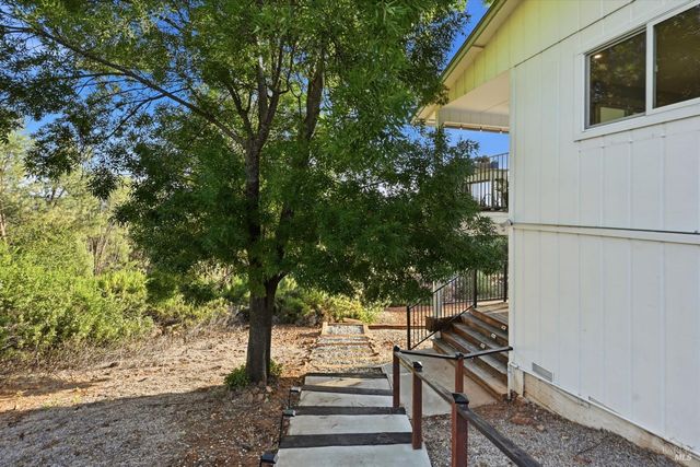 17432 Greenridge Rd, Hidden Valley Lake, CA 95467