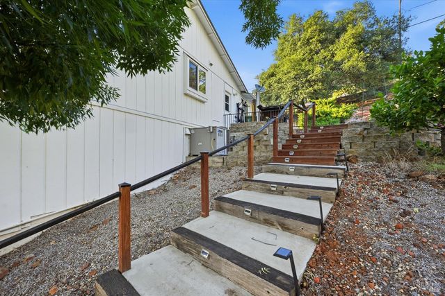 17432 Greenridge Rd, Hidden Valley Lake, CA 95467